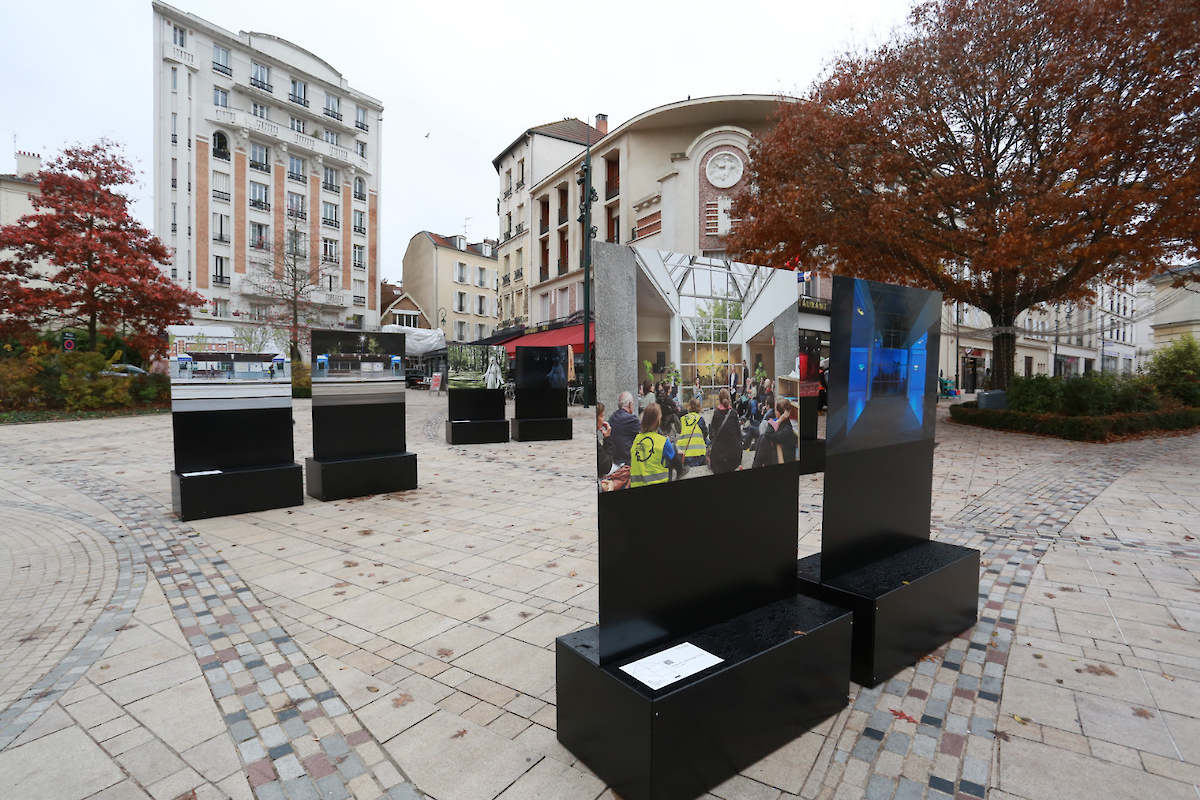 Des photographies sur la place de la mairie de Clamart