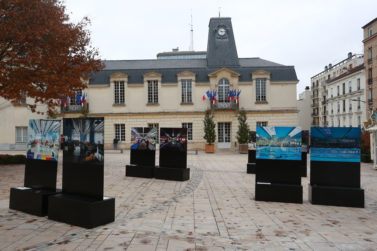 Des photographies sur la place de la mairie de Clamart